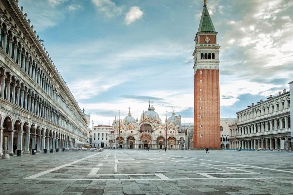 2 Min Da Piazza San Marco L-Home Venecia Exterior foto